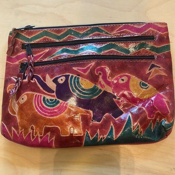 Vintage 90s Emily Ann of Boca Raton Tooled Leather Elephant Clutch - Picture 2 of 7